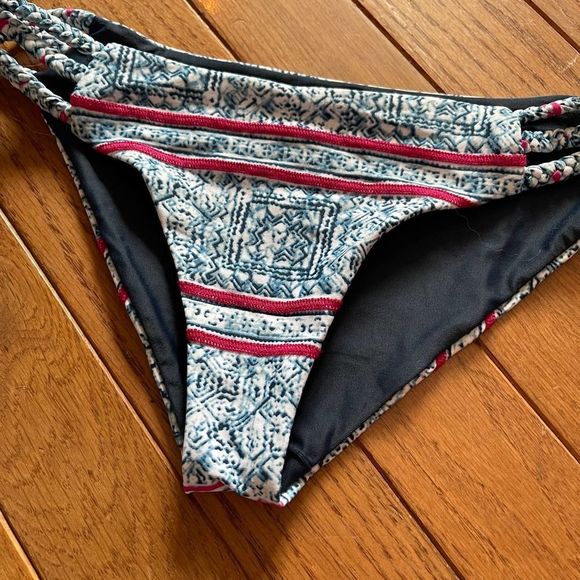 Frankie’s Bikinis‎ Bottom - Picture 6 of 7